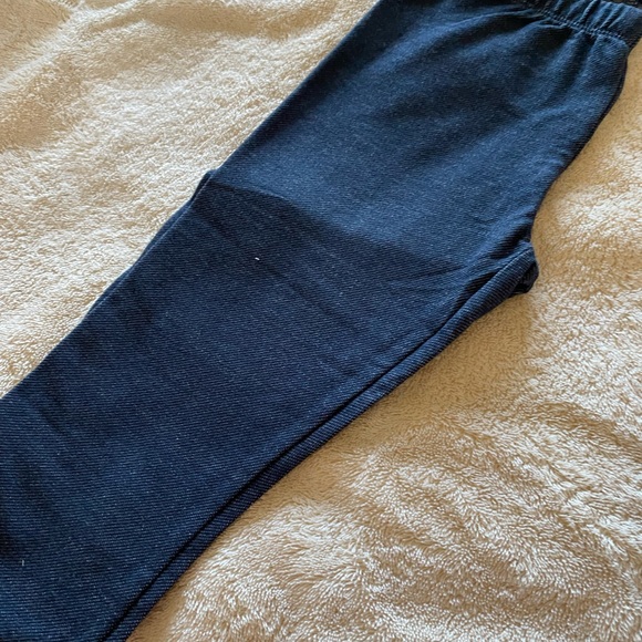 2 for $8!  Adorable 2 piece girls set! - Picture 3 of 6